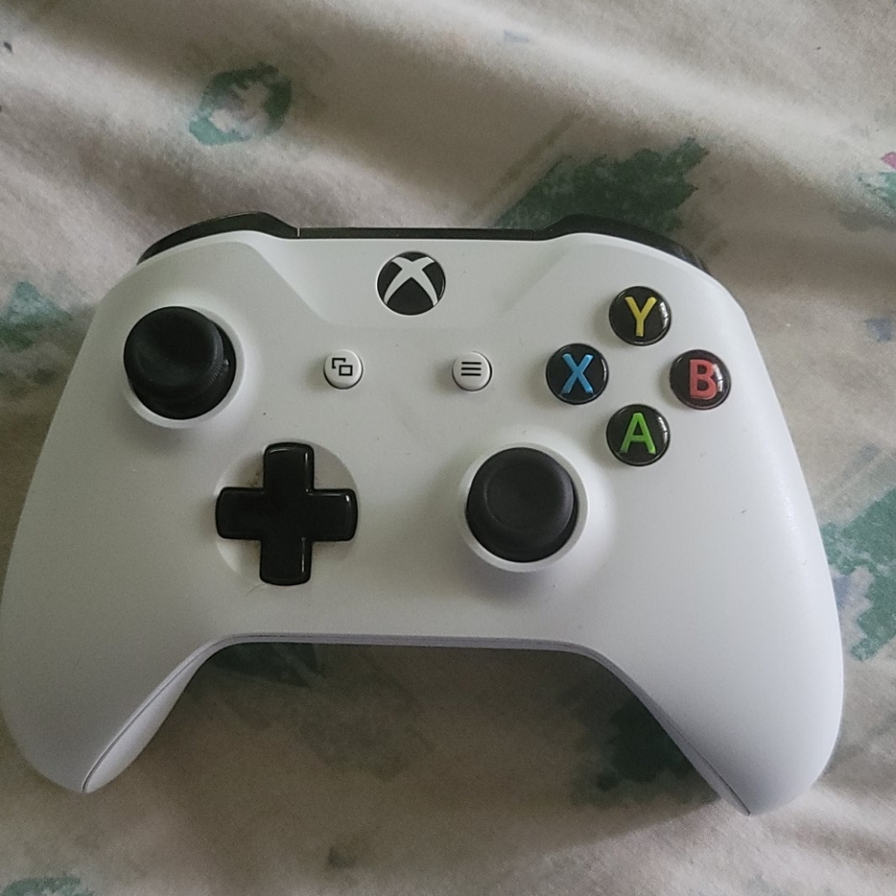 White Xbox control